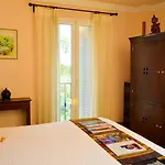 מלון The Heights Boutique 4*