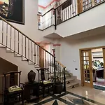 מלון The Heights Boutique