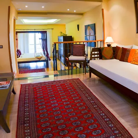 The Heights Boutique Μαρμπέλλα