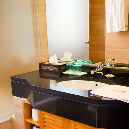 The Heights Boutique Μαρμπέλλα