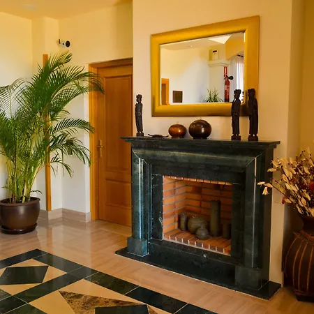 The Heights Boutique 4* Μαρμπέλλα