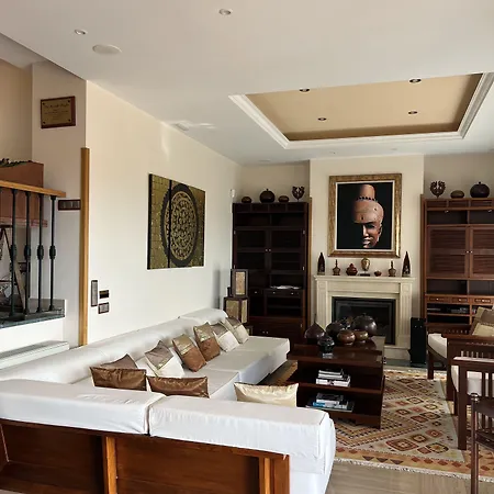 The Heights Boutique Μαρμπέλλα