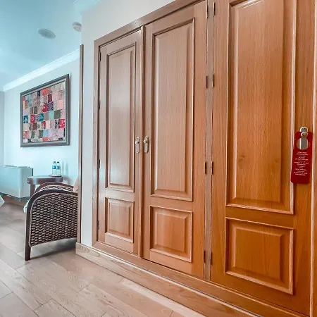 Hotel The Heights Boutique 4*